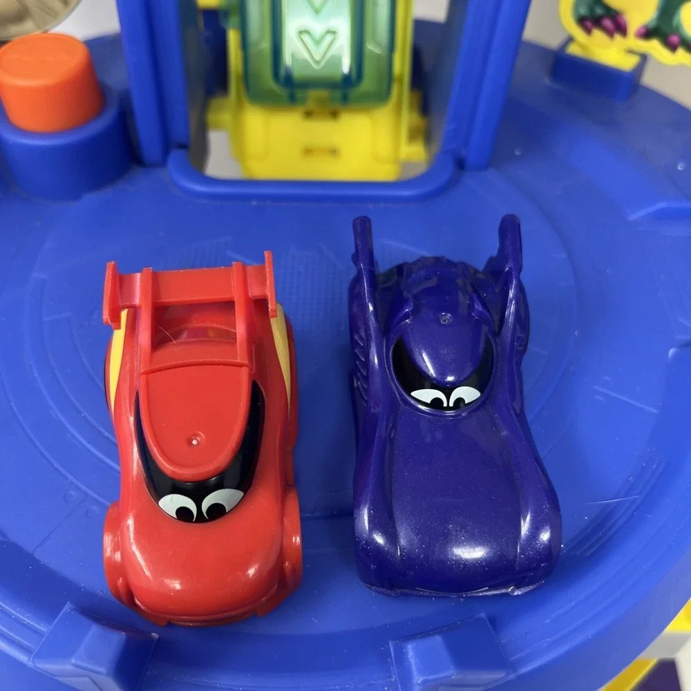 Fisher-Price DC Batwheels Toy Car Race Track Batcave Playset w/ 2 Cars